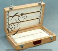 B050.61	 INSECT SPREADING BOARD BOX