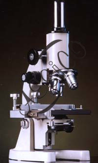 B051.04	 MEDICAL MICROSCOPE