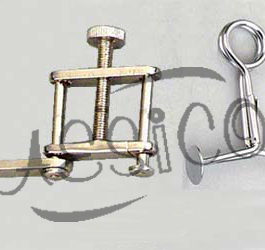 C008.33	 BURETTES CLAMP FISHER TYPE